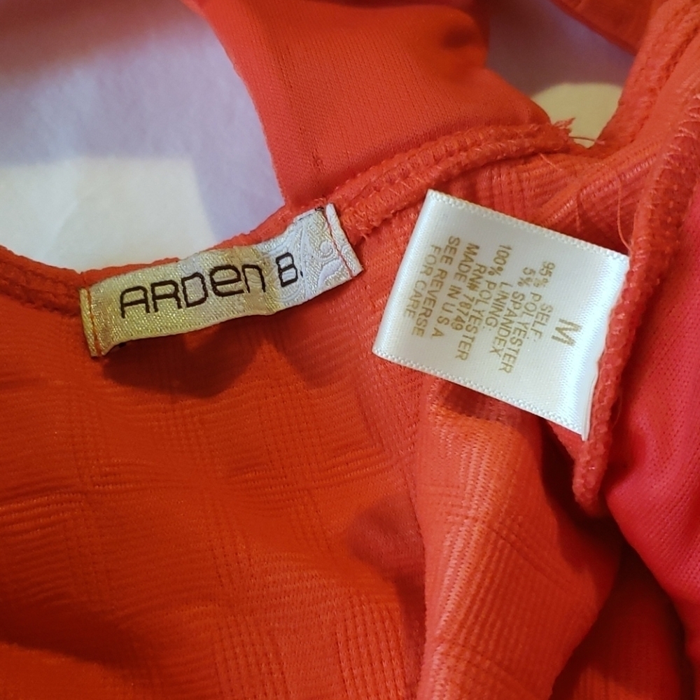 - Arden B. Orange Crop top #001 - Picture 5 of 6